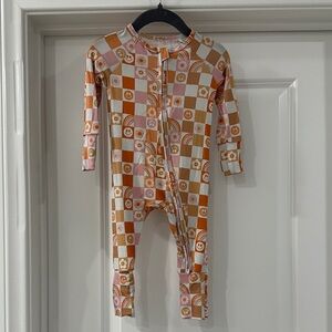 Bamboo kids pajamas with fold over hands and feet NWOT